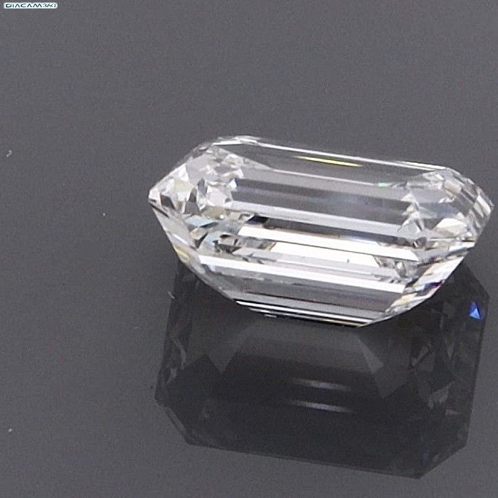 2.51ct I VVS2 Excellent Cut Emerald Diamond
