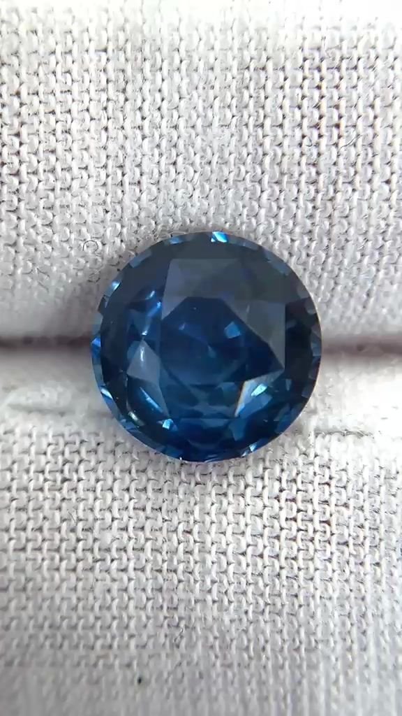 3.65 Carat Green Round Sapphire
