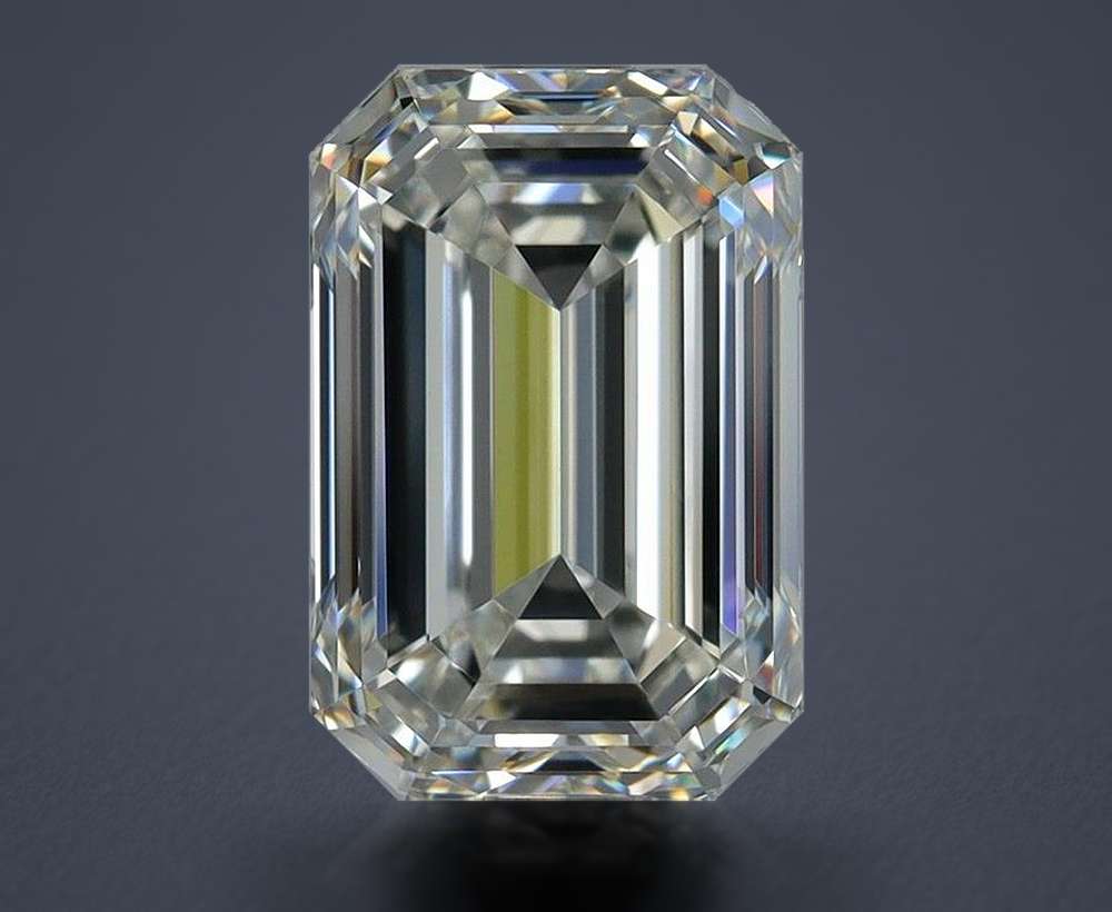 2.20 Carat Emerald Natural Diamond