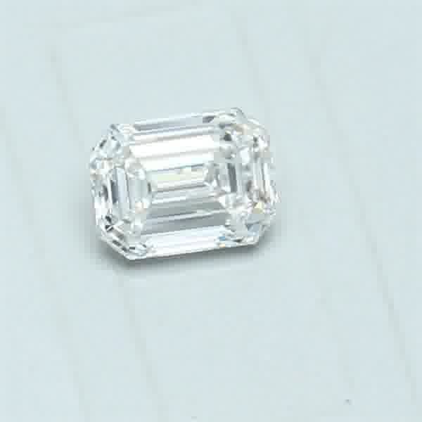 0.32 Carat Emerald Natural Diamond