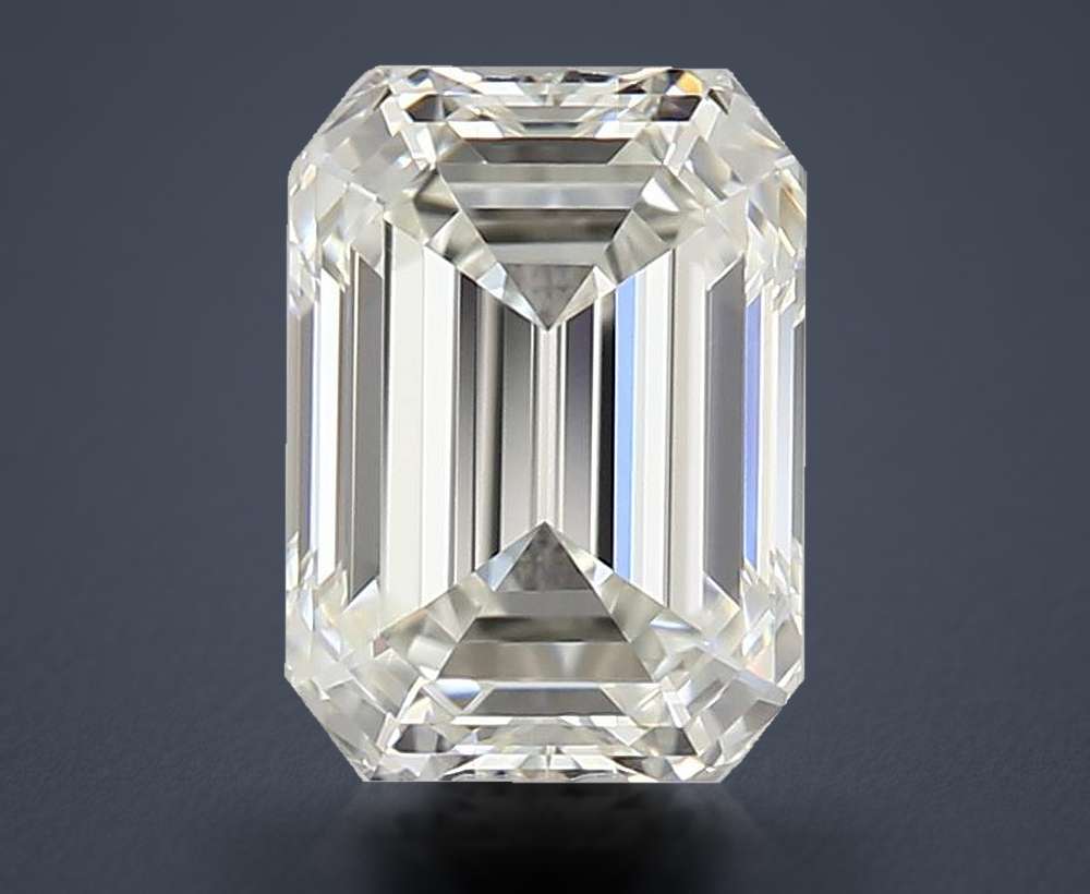 0.81 Carat Emerald Natural Diamond