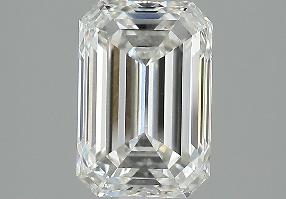 2.70 Carat Emerald Natural Diamond