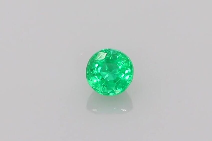 0.15 Carat Vivid Green Round Emerald
