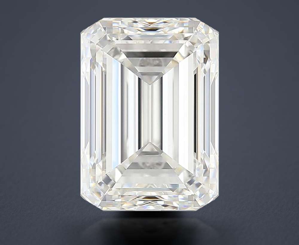 3.70 Carat Emerald Natural Diamond