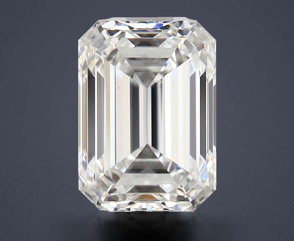 1.90 Carat Emerald Natural Diamond