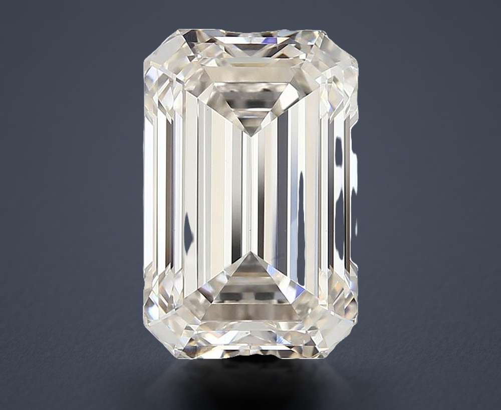 3.77 Carat Emerald Natural Diamond