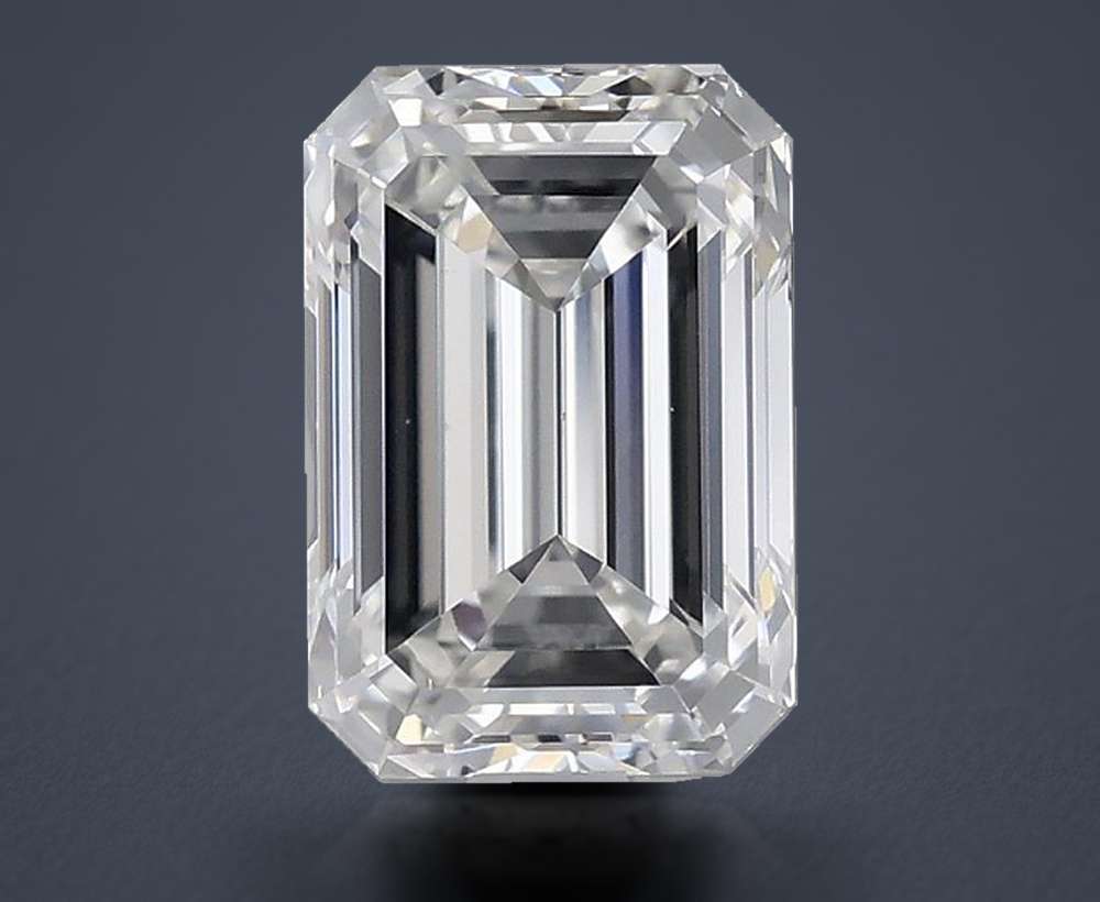 0.90 Carat Emerald Natural Diamond