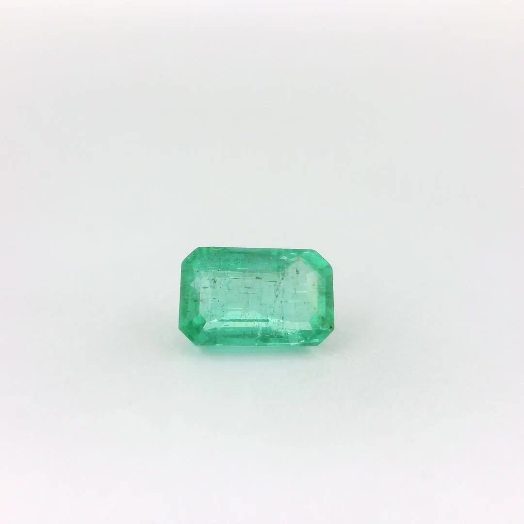 0.98 Carat Green Emerald-Cut Emerald
