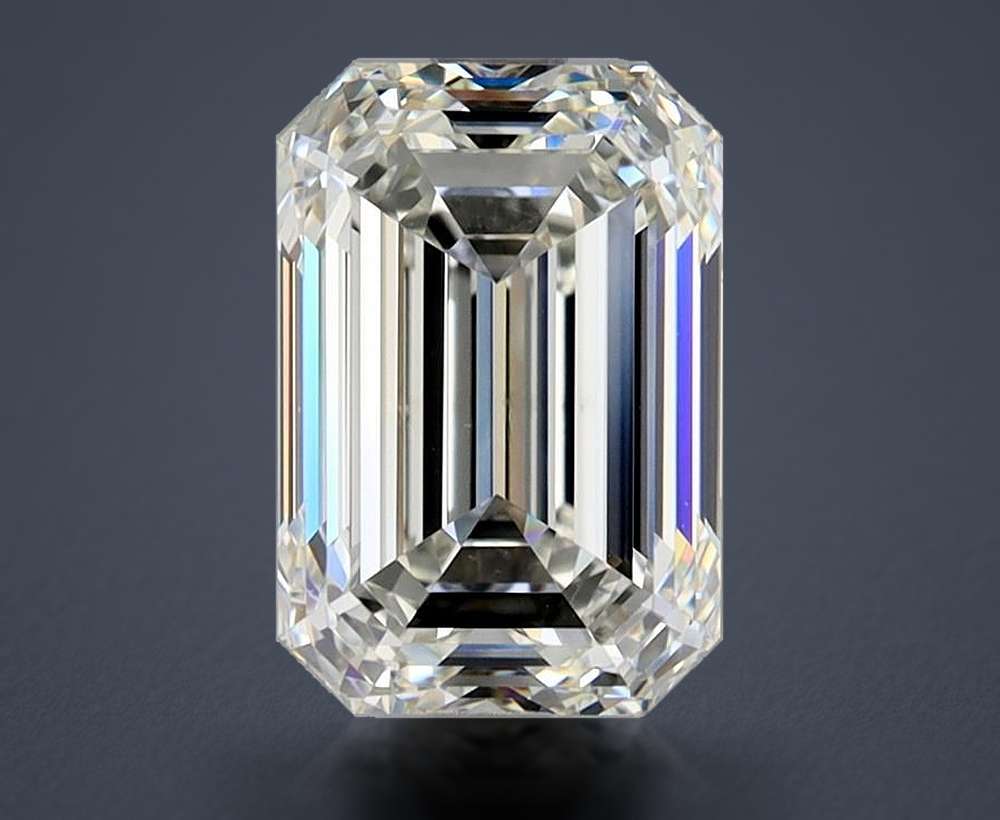 3.01 Carat Emerald Natural Diamond