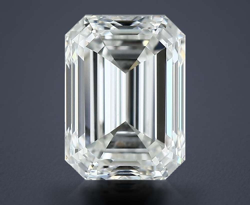 0.70 Carat Emerald Natural Diamond