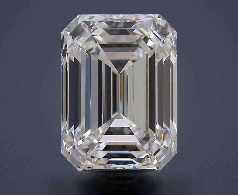 5.01 Carat Emerald Natural Diamond