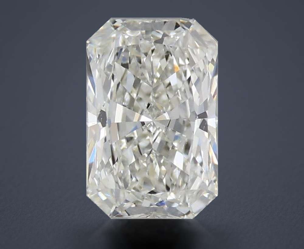 0.62 Carat Radiant Natural Diamond