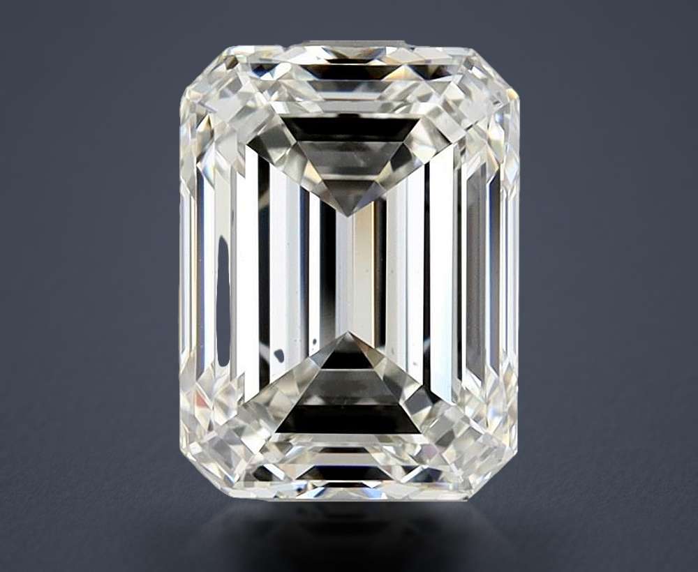 1.90 Carat Emerald Natural Diamond