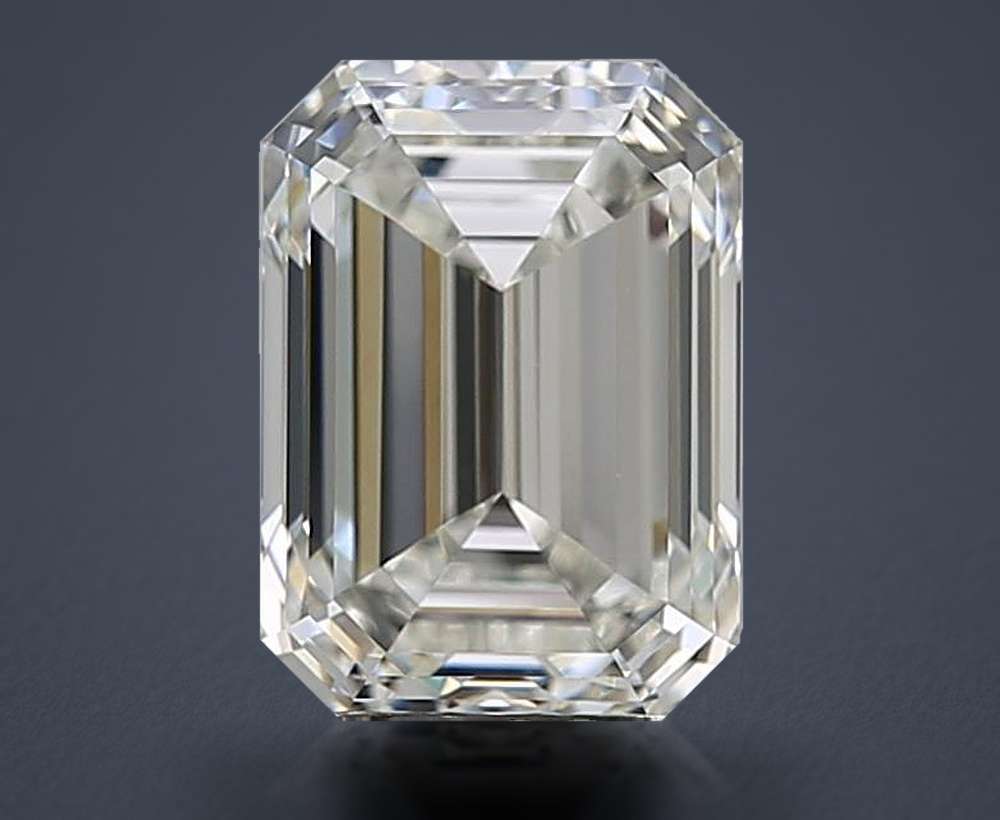 2.82 Carat Emerald Natural Diamond