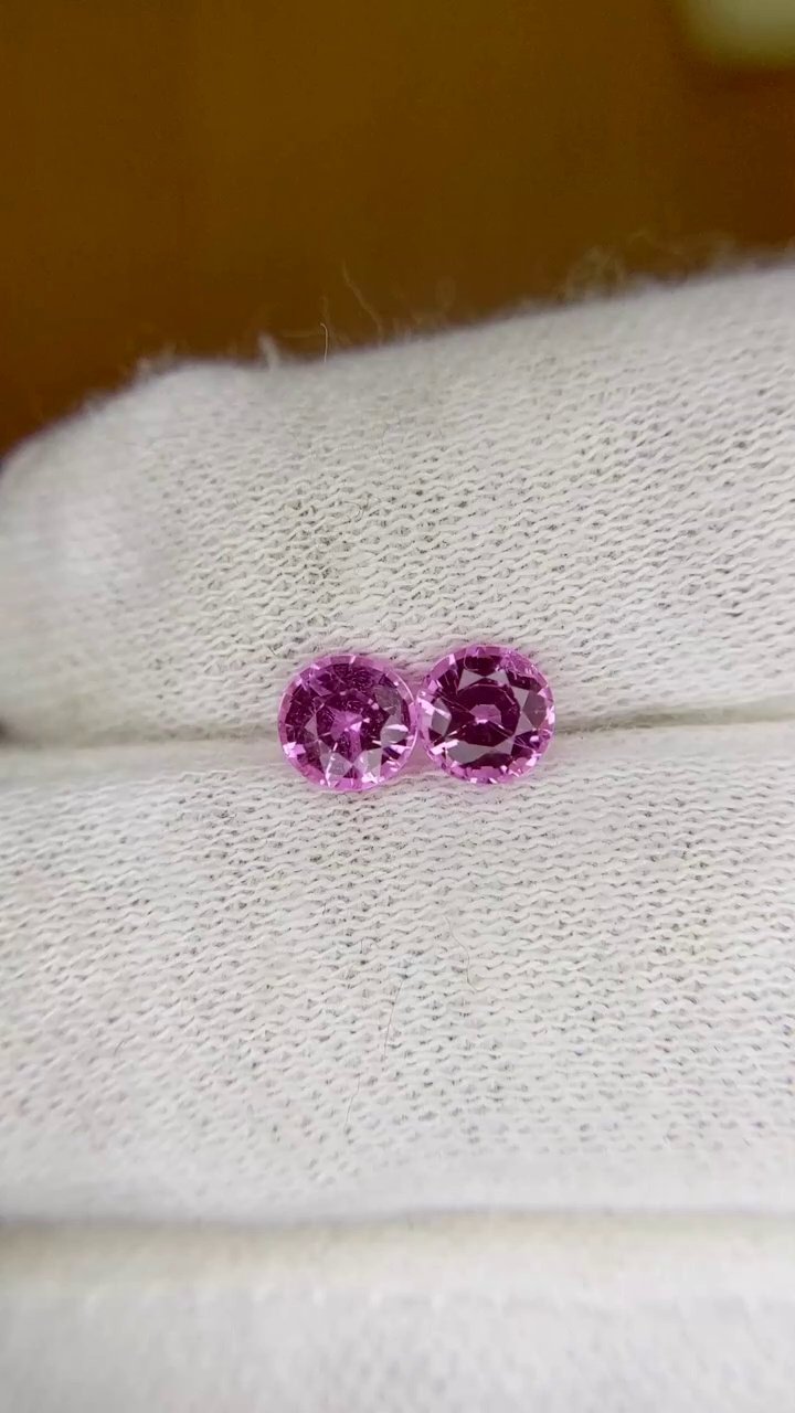 1.34 Carat Pink Round Sapphire