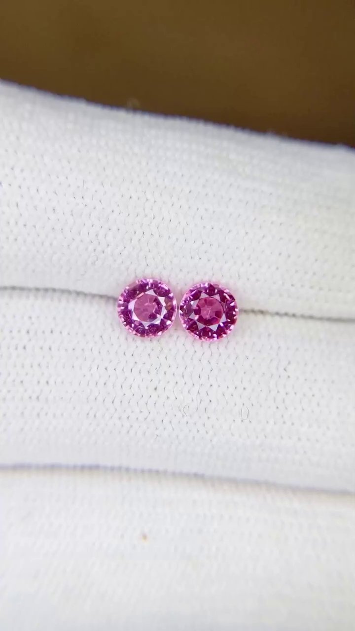 1.22 Carat Pink Round Sapphire