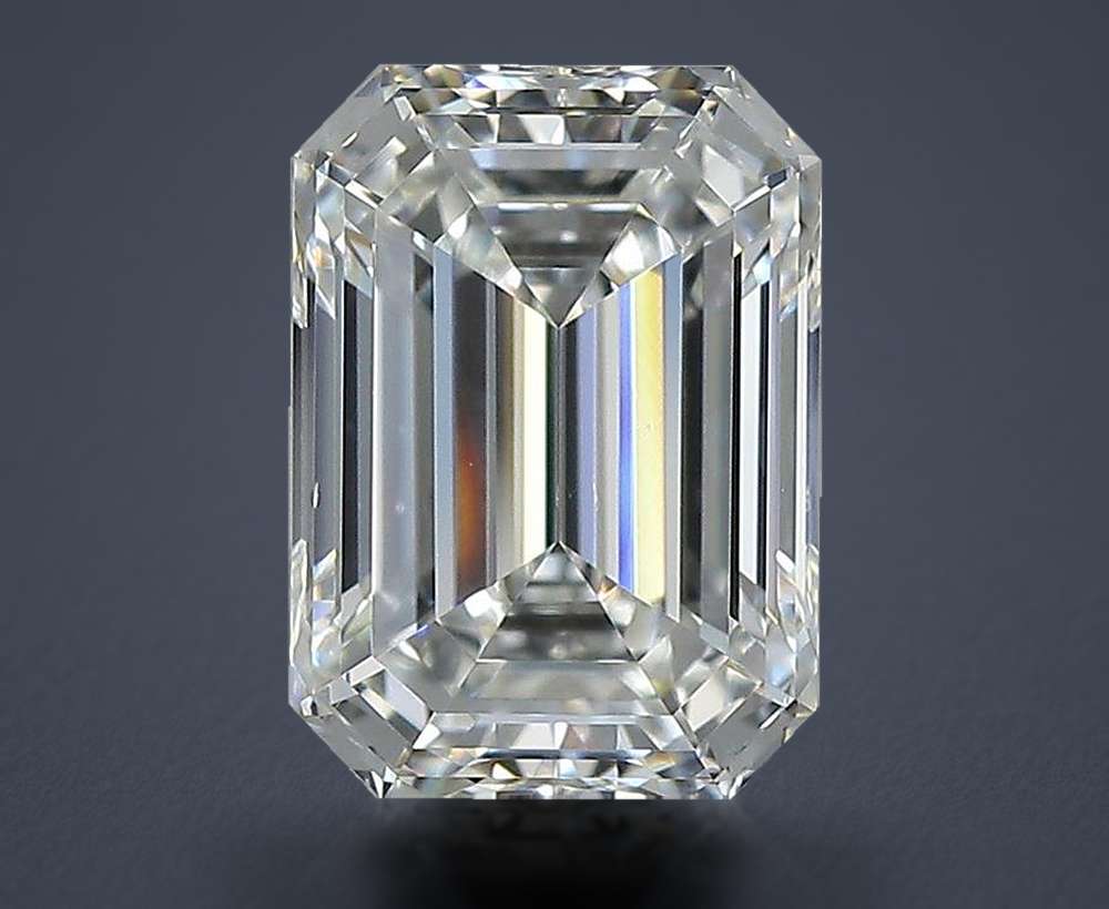 2.02 Carat Emerald Natural Diamond