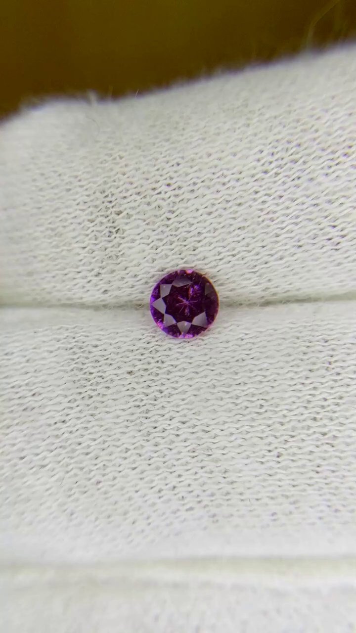 0.45 Carat Pink Round Sapphire