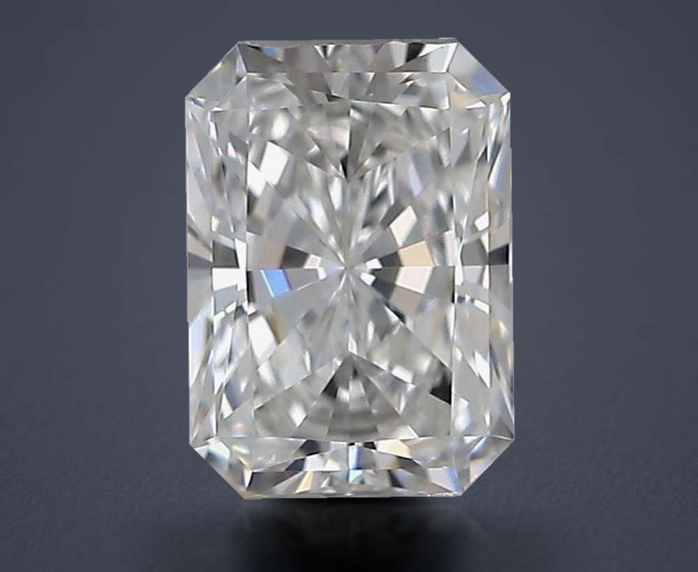 0.40 Carat Radiant Natural Diamond
