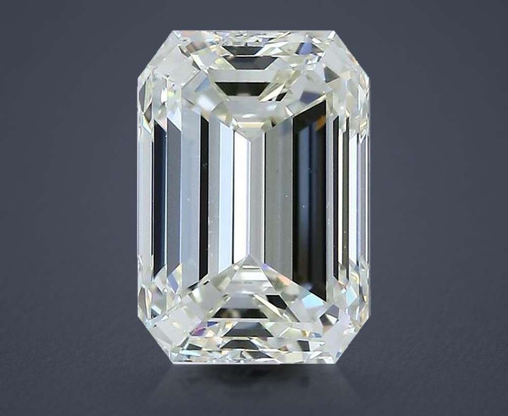 3.52 Carat Emerald Natural Diamond