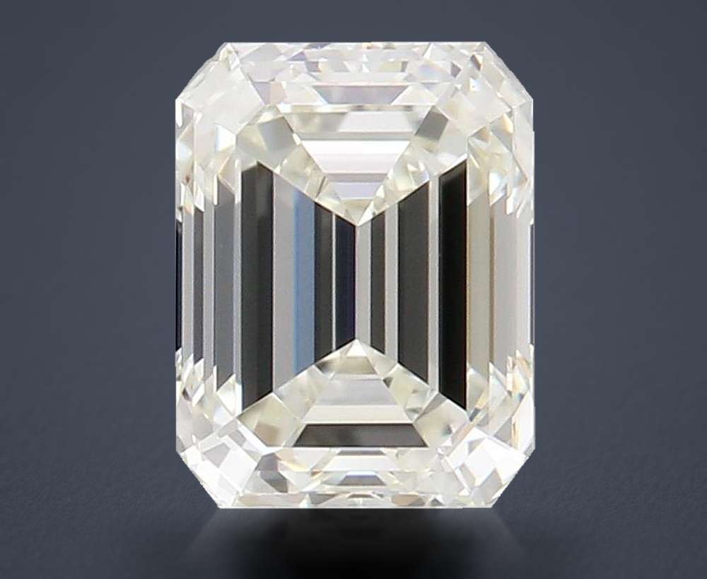 0.70 Carat Emerald Natural Diamond