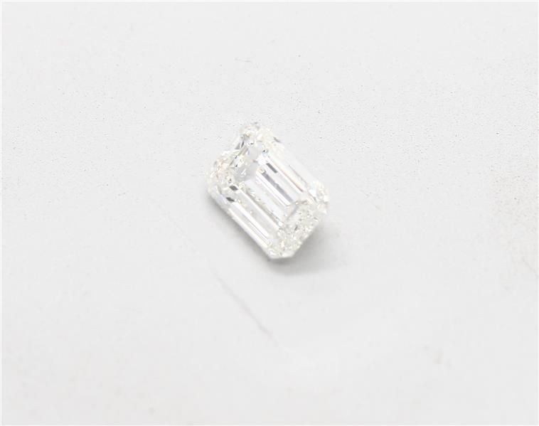 0.90ct J VS2 Excellent Cut Emerald Diamond