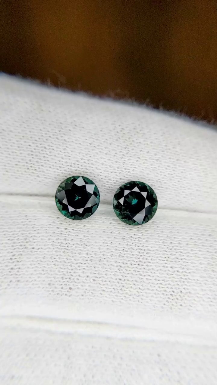 2.37 Carat Green Round Sapphire