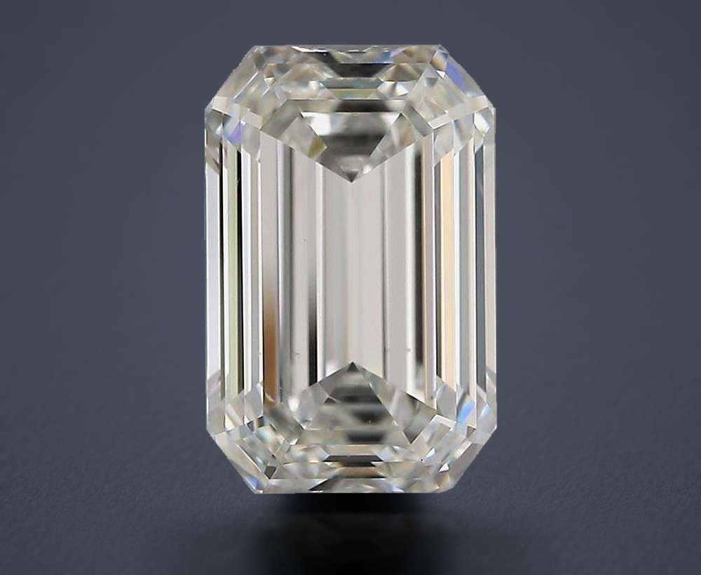 3.02 Carat Emerald Natural Diamond