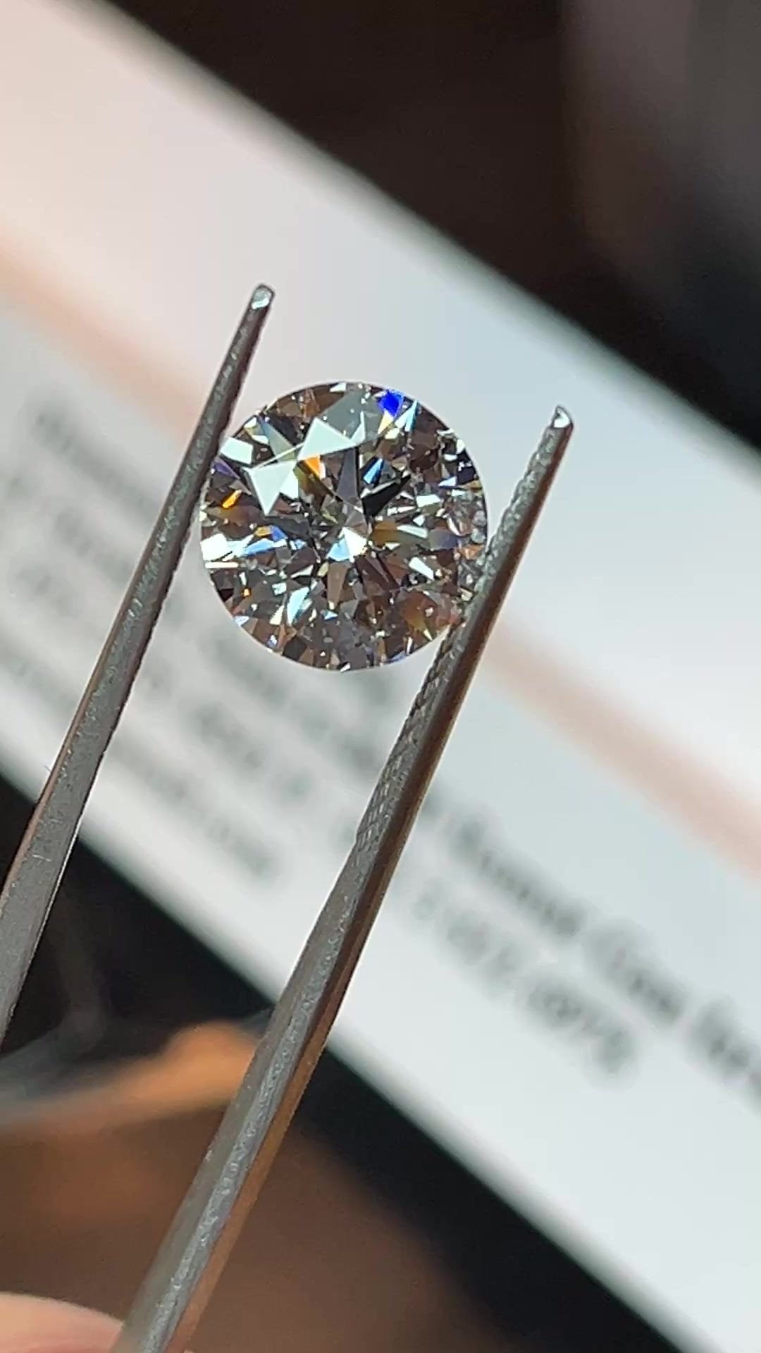 3.08ct E SI2 Rare Carat Ideal Cut Round Diamond