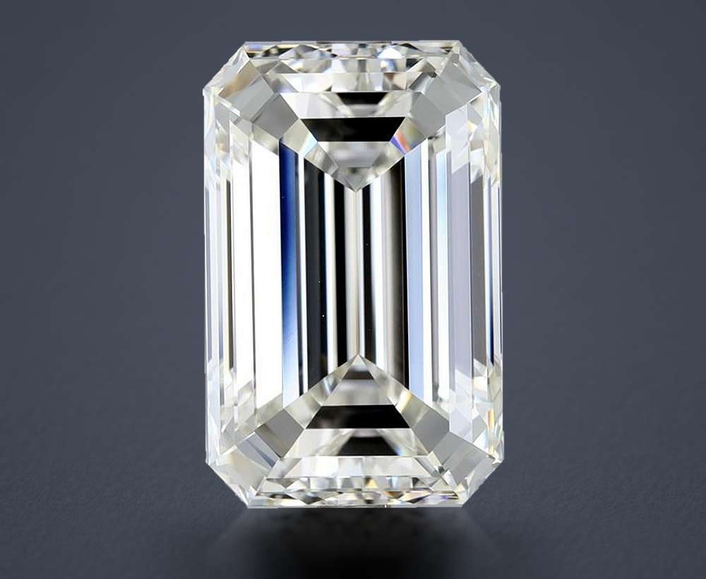 5.04 Carat Emerald Natural Diamond