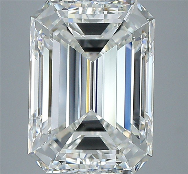 5.02 Carat Emerald Natural Diamond