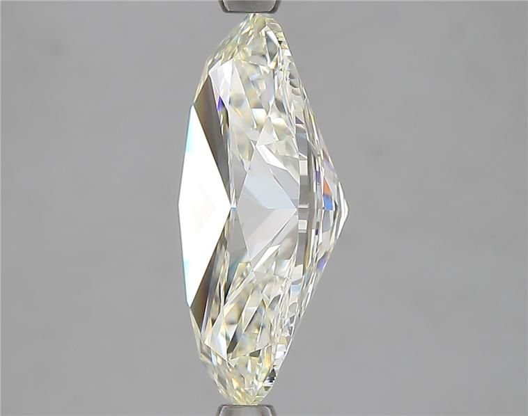 5.04ct I VVS1 Rare Carat Ideal Cut Oval Diamond