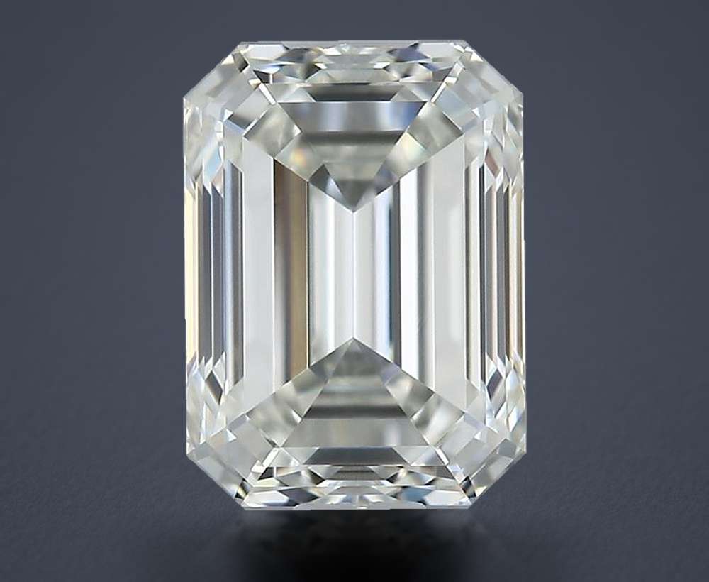0.90 Carat Emerald Natural Diamond