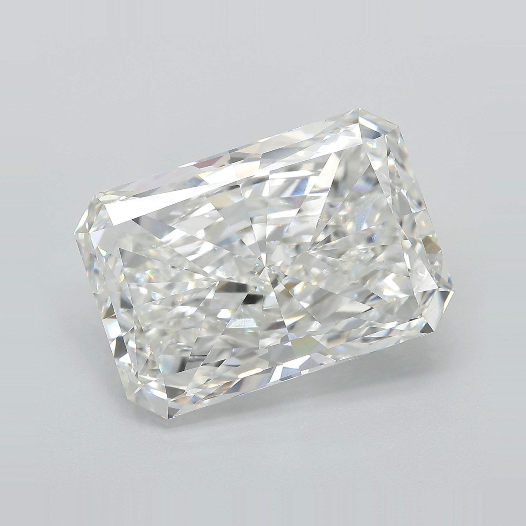 14.44ct G VVS2 Very Good Cut Radiant Lab Grown Diamond