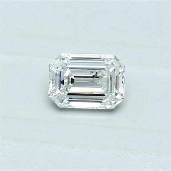 0.31ct G SI2 Rare Carat Ideal Cut Emerald Diamond