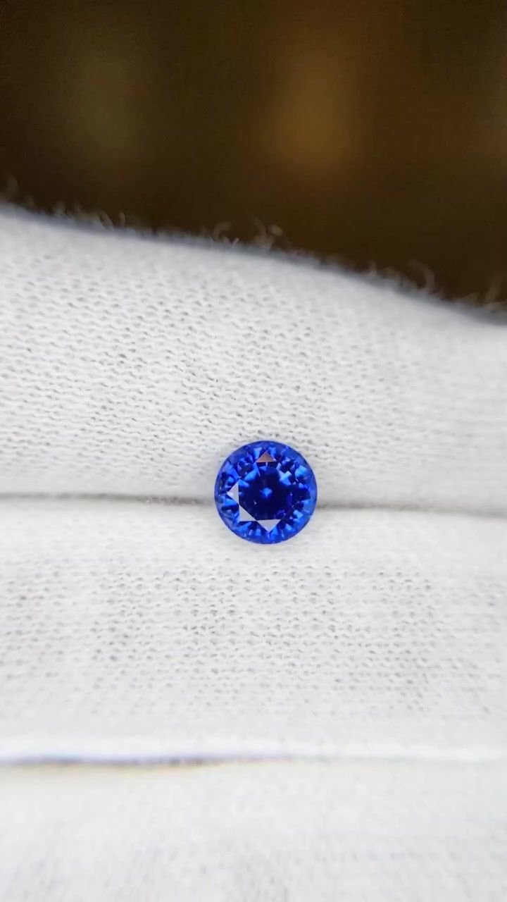1.25 Carat Blue Round Sapphire